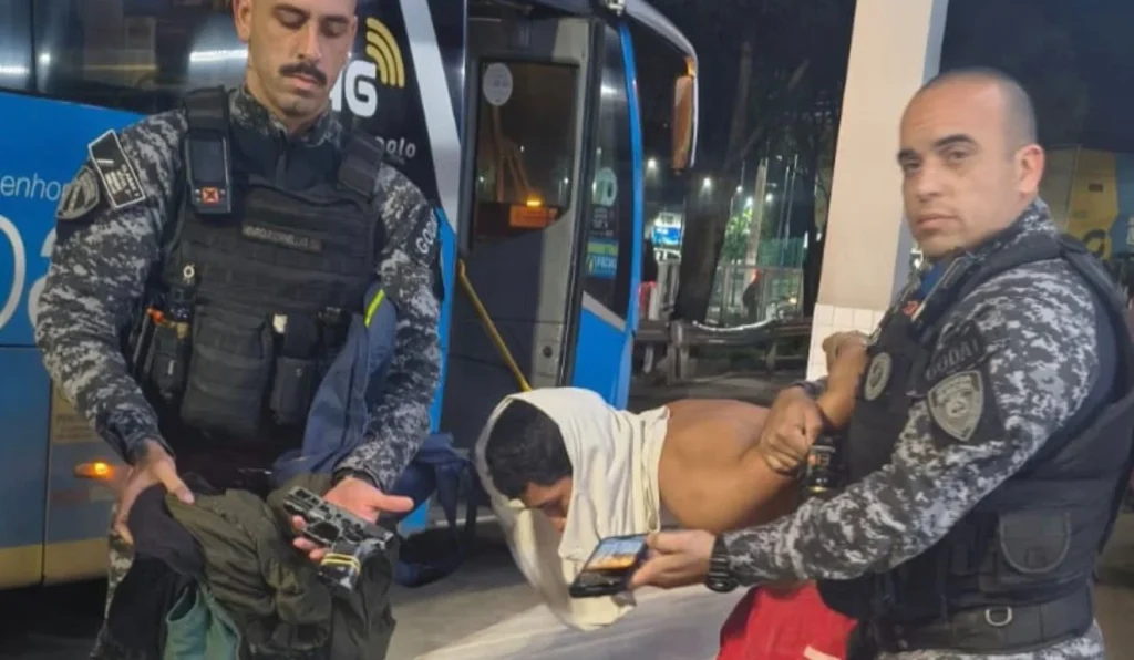 Celular com localização em tempo real ajuda Guarda Municipal a prender suspeito em ônibus de Maricá